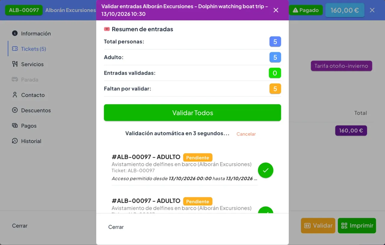 Taquilla validando una entrada con código QR
